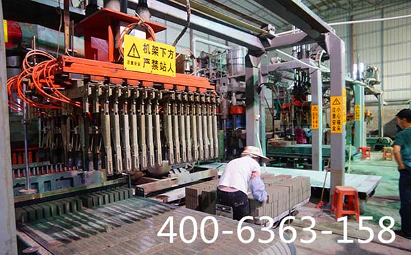 液壓機設(shè)備